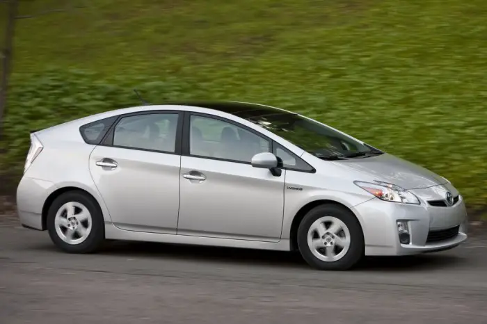 Toyota-Prius-700x466