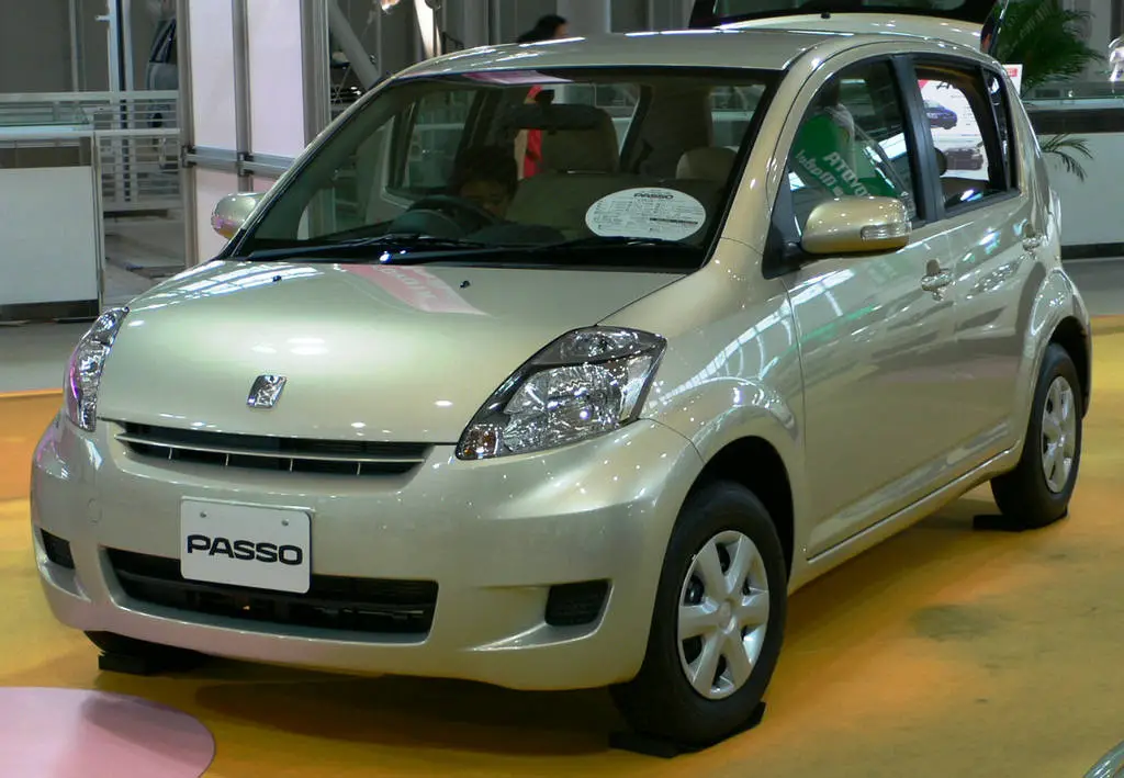 Toyota Passo front side