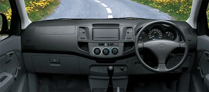 Toyota-Hilux-4x2-Single-Cabin-Interior
